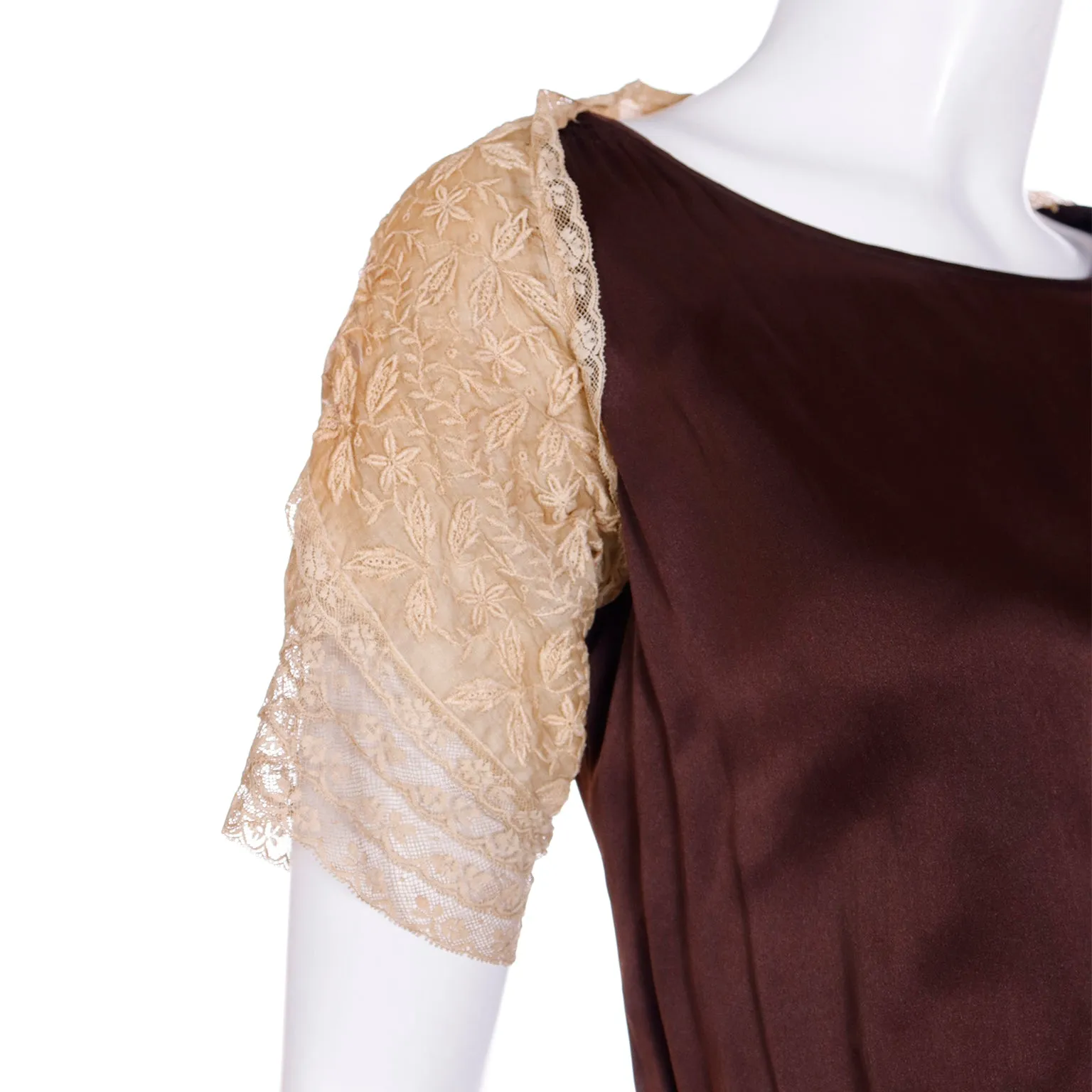 1920s Vintage Brown Pleated Silk Dress with Lace Sleeves