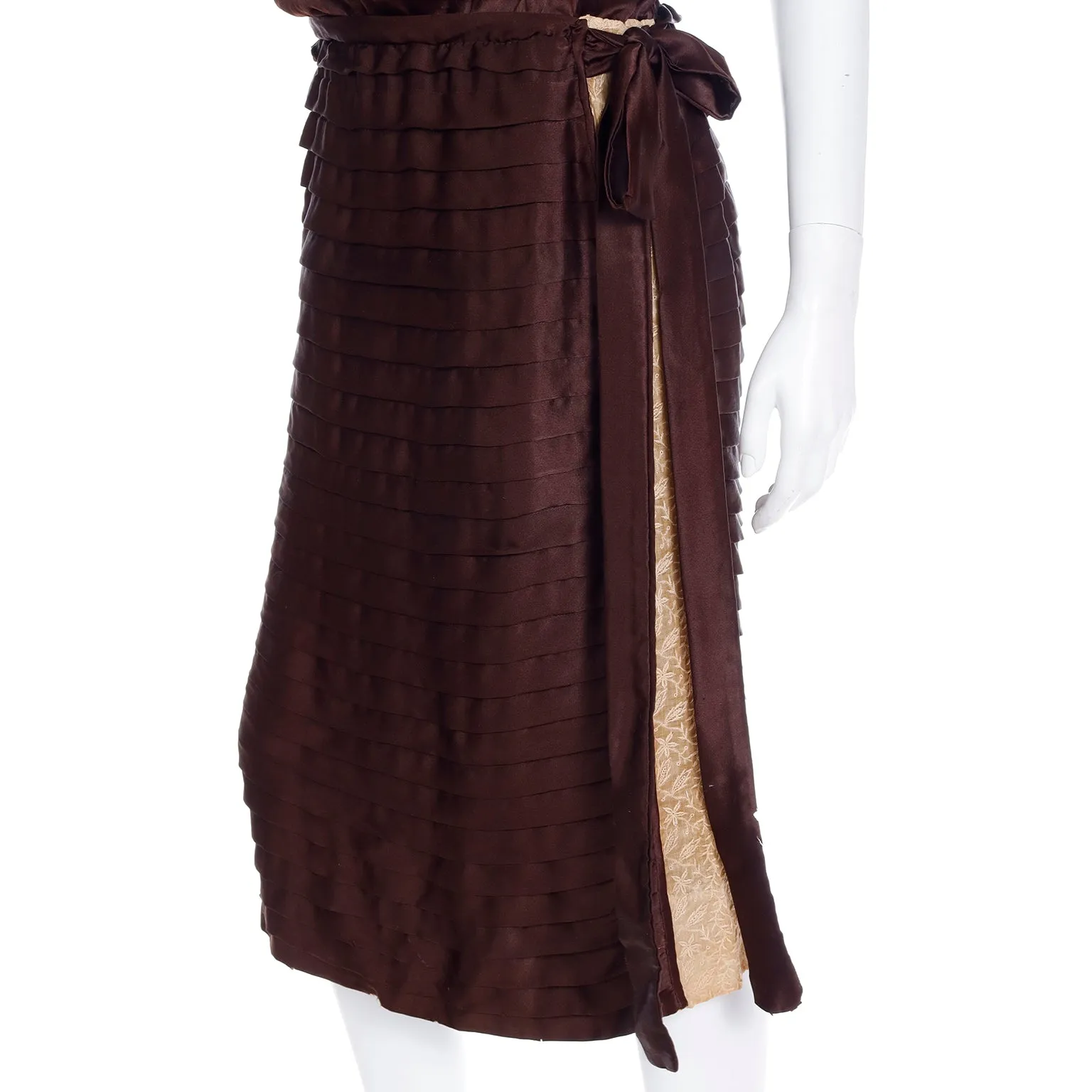 1920s Vintage Brown Pleated Silk Dress with Lace Sleeves