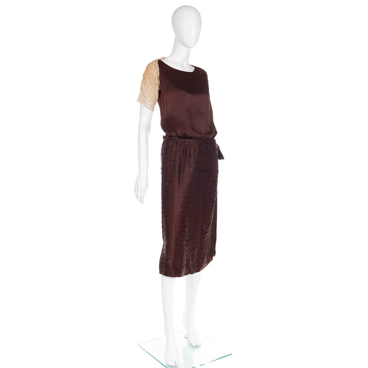 1920s Vintage Brown Pleated Silk Dress with Lace Sleeves