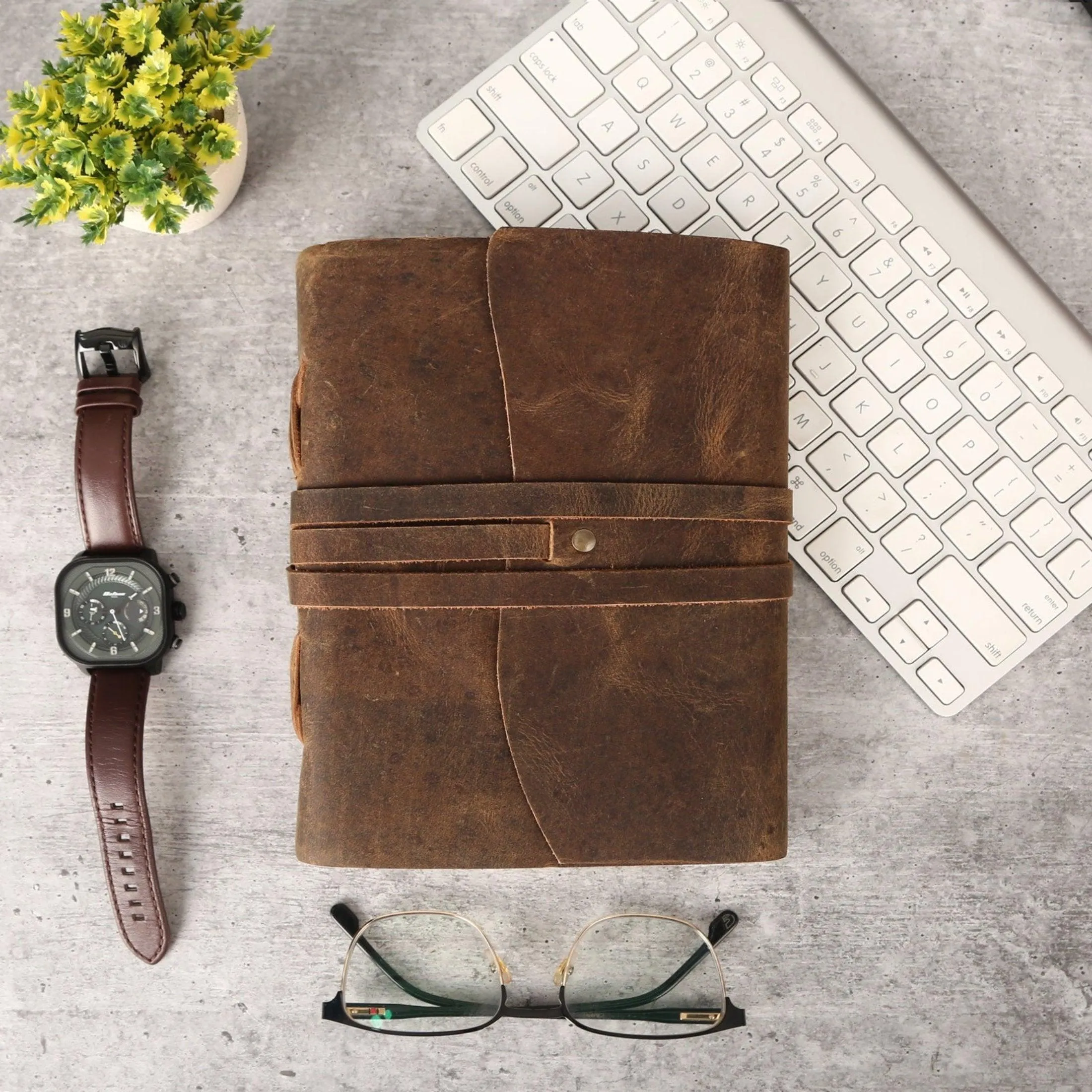 Handmade Leather Journal/Writing Notebook Diary/Daily Notepad For Men & Women Unlined Paper Medium, gift for artist, sketch (Brown Tan, 10 x 7 Inches)