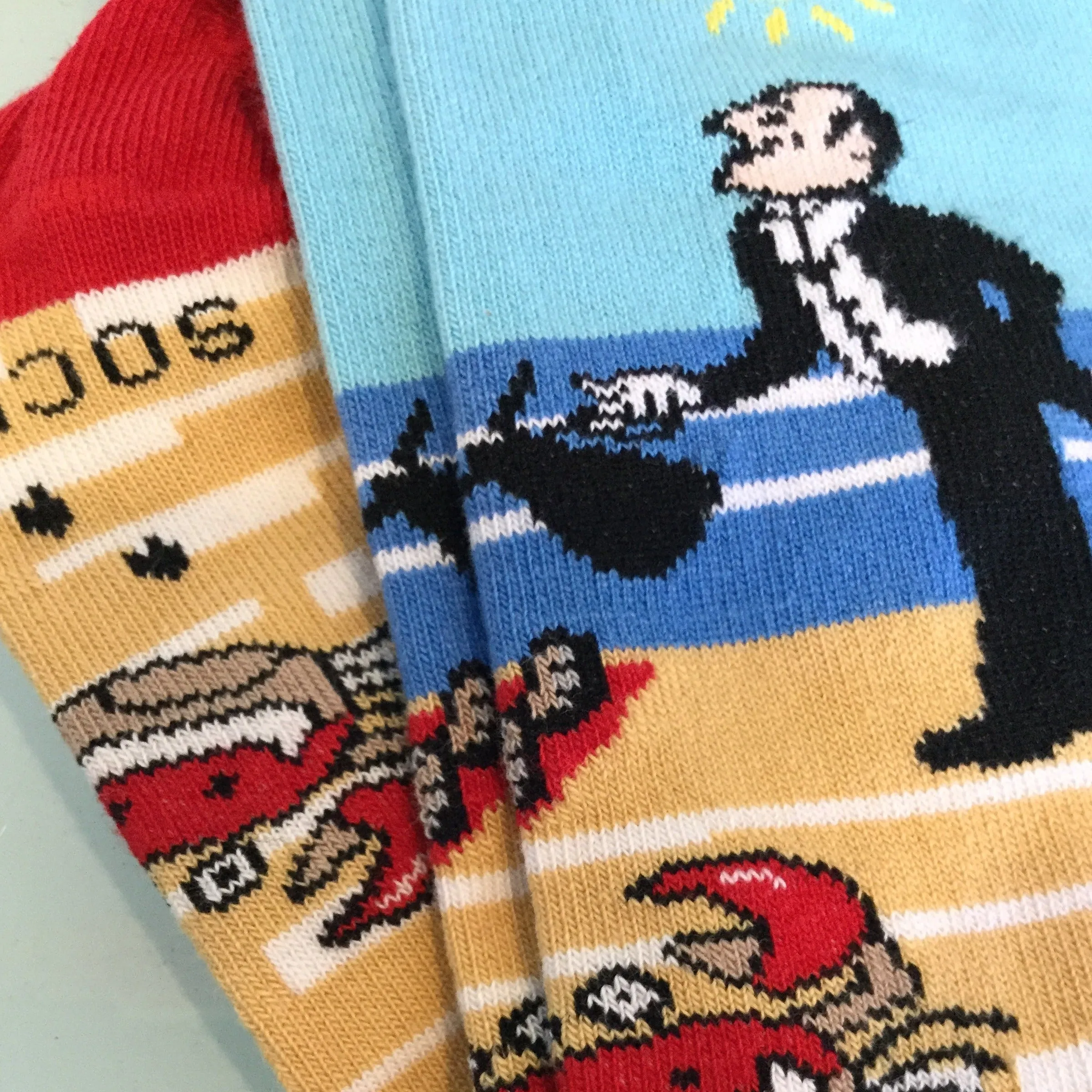 Happy Vacationing Robot on the Beach Socks