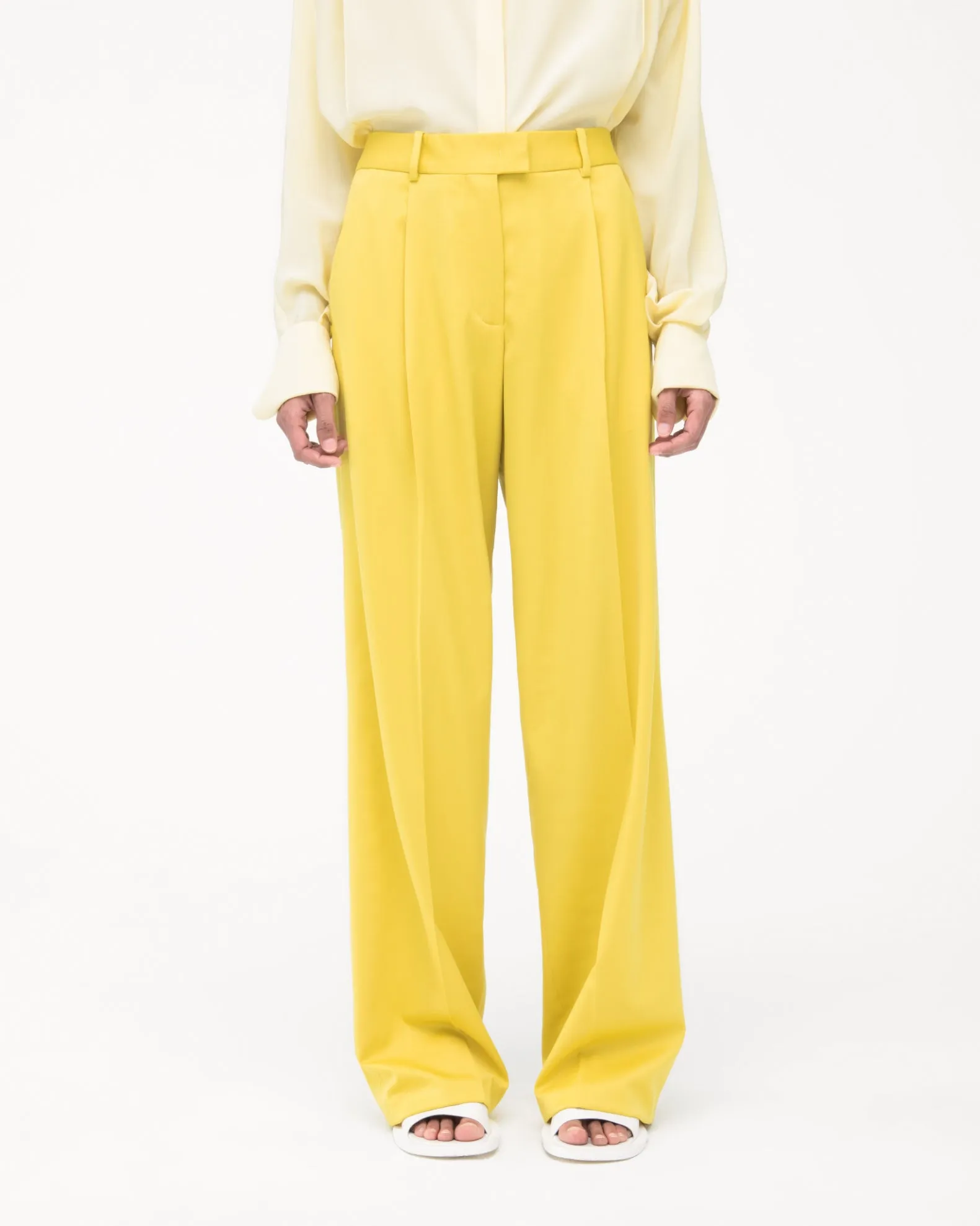 Relaxed Wide Leg Pant