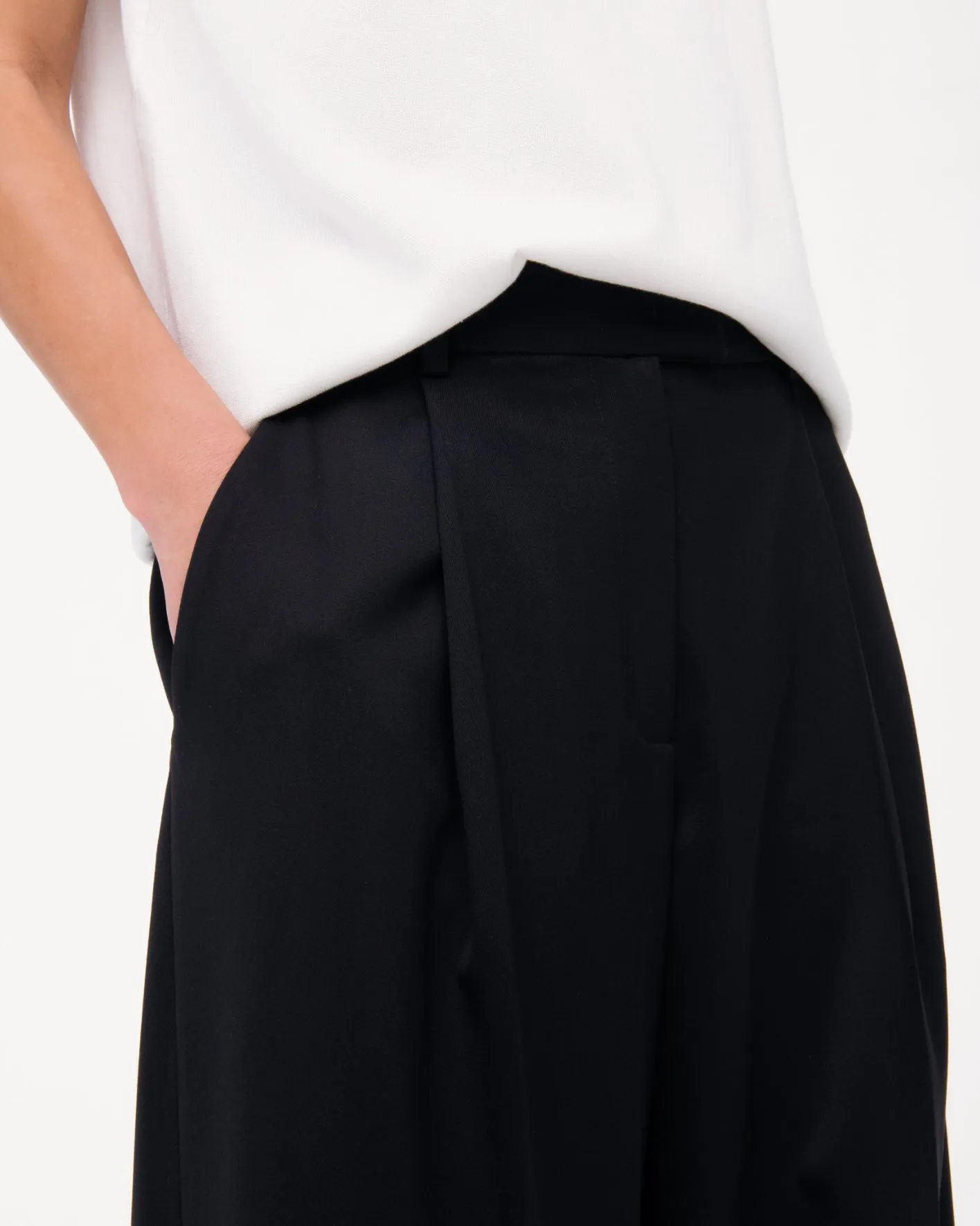 Relaxed Wide Leg Pant