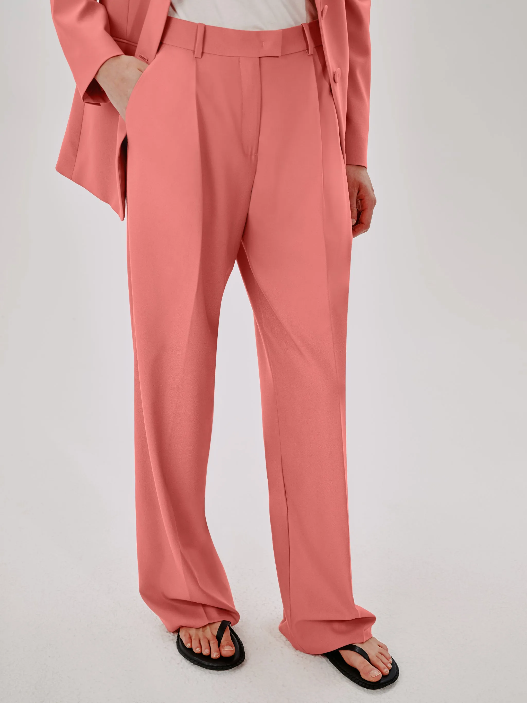 Relaxed Wide Leg Pant